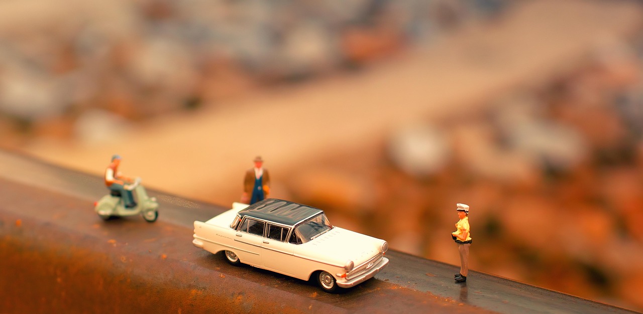 h0, characters, model car, car wallpapers, car, cop, scooter, moped, motorcycle, traffic, control, mini, model train, track h0, model, toy, deco, plastic figure, miniature, toy figure